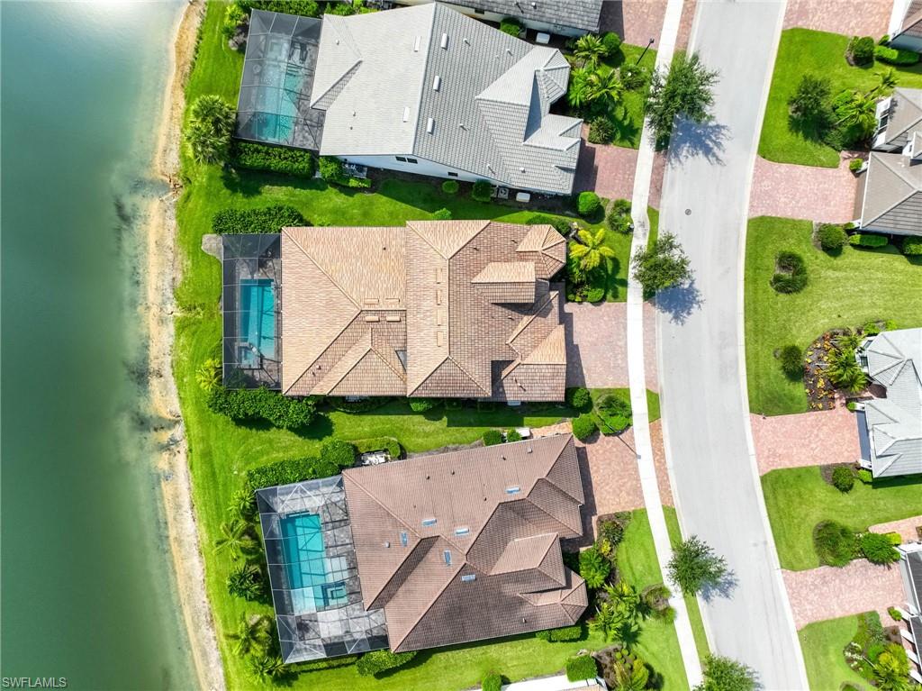 WINDING CYPRESS - Residential