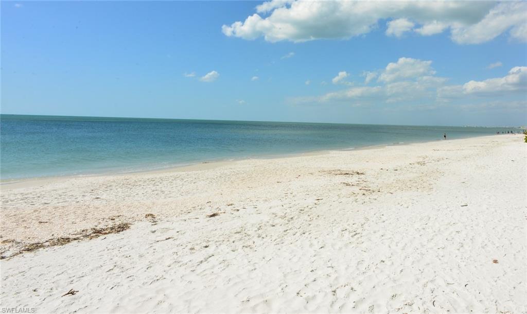 BAREFOOT BEACH - Residential
