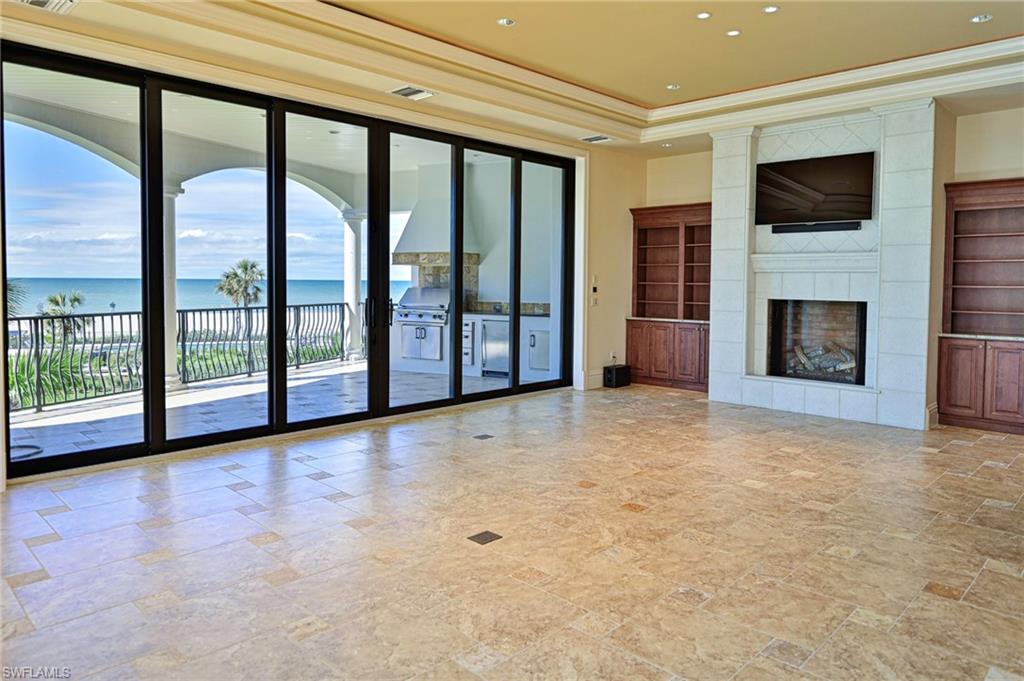 BAREFOOT BEACH - Residential