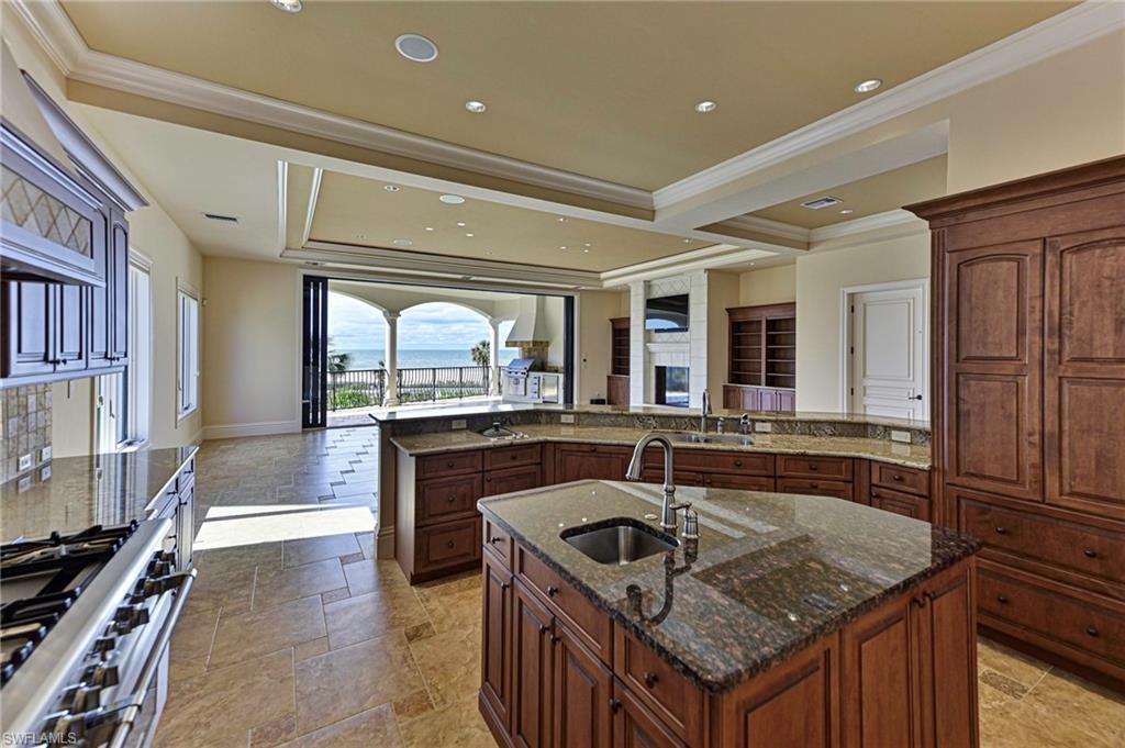 BAREFOOT BEACH - Residential