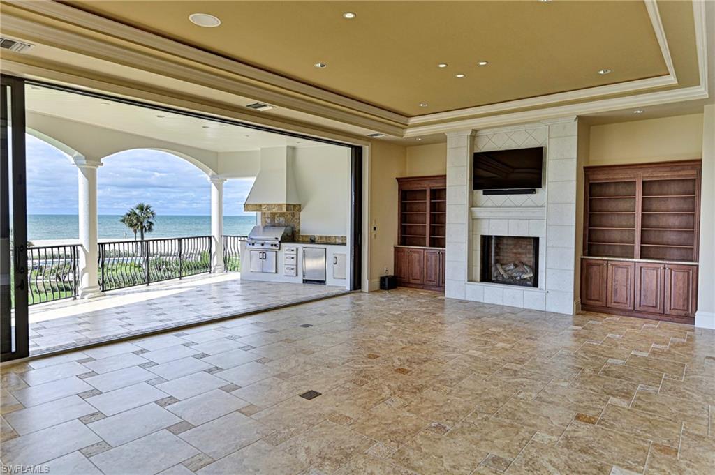 BAREFOOT BEACH - Residential
