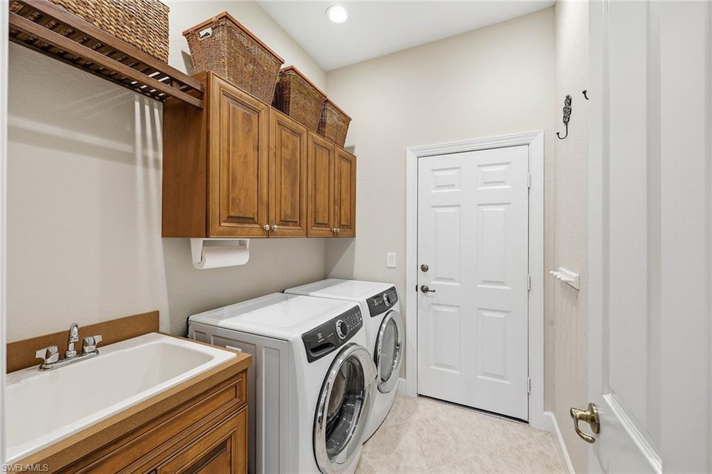 MUSTANG ISLAND - Residential