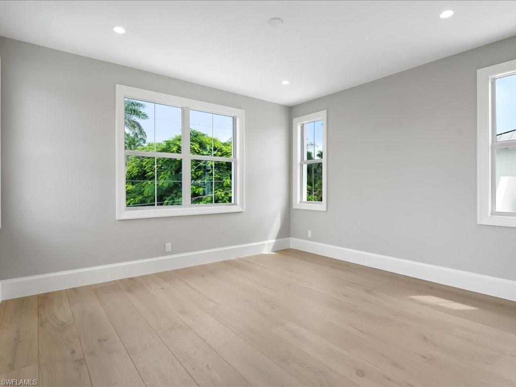 LAKE PARK - Residential
