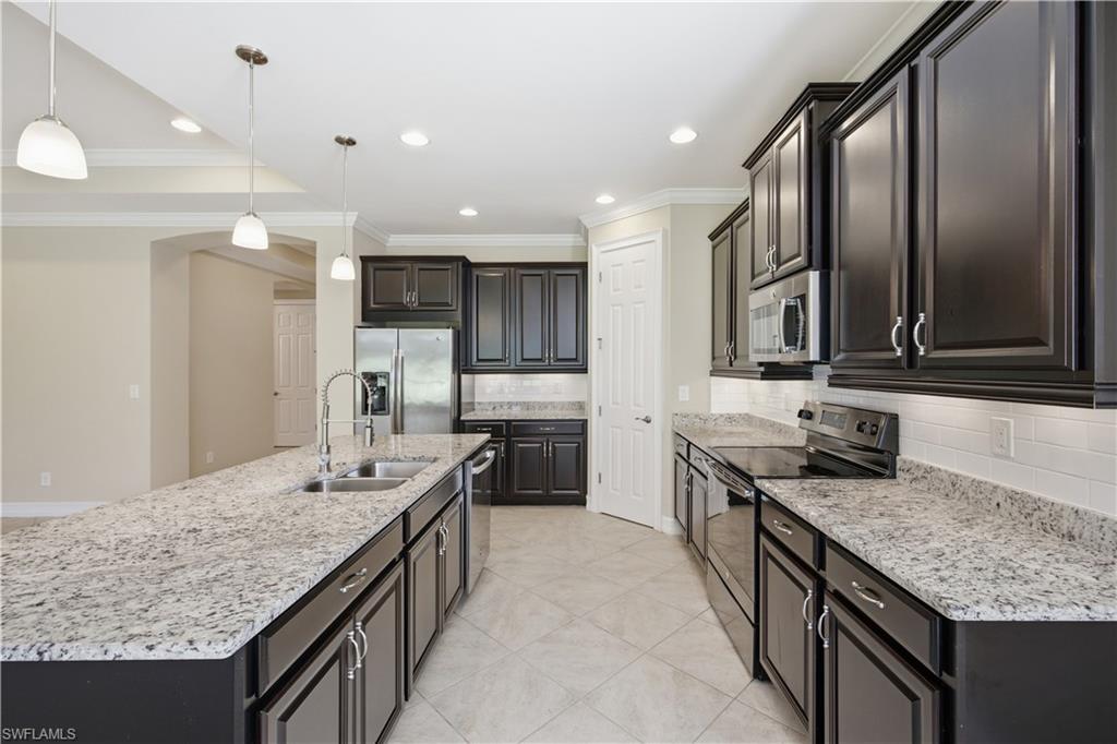 MOODY RIVER ESTATES - Residential Lease