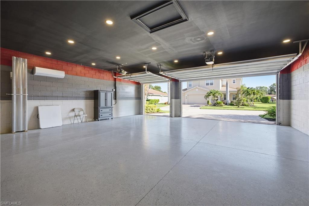 MOODY RIVER ESTATES - Residential Lease