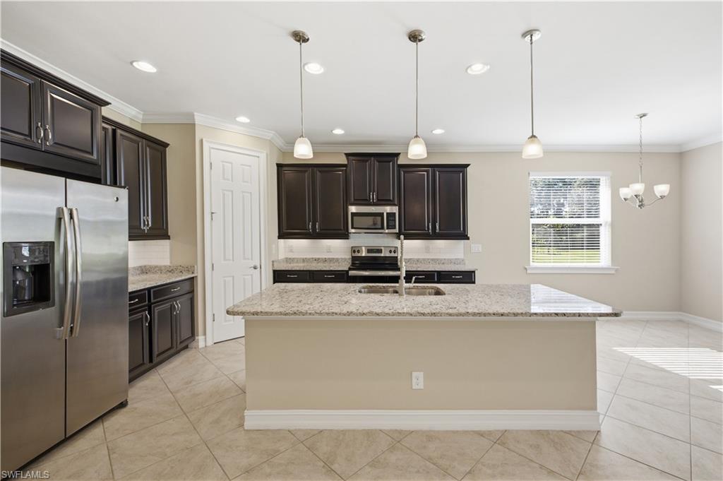 MOODY RIVER ESTATES - Residential Lease