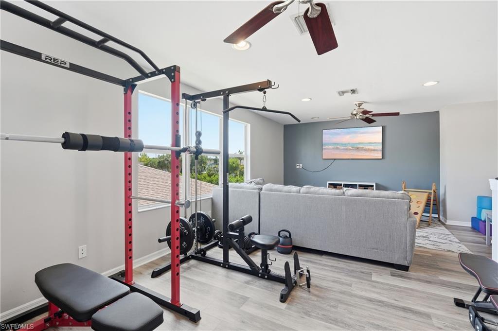COLONIAL POINTE - Residential