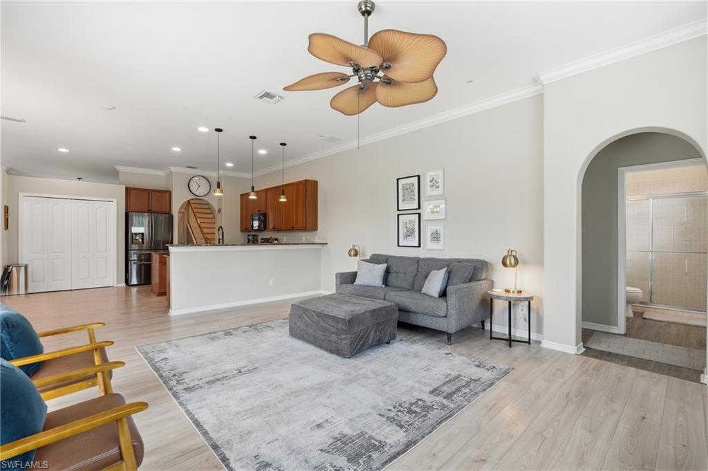COLONIAL POINTE - Residential