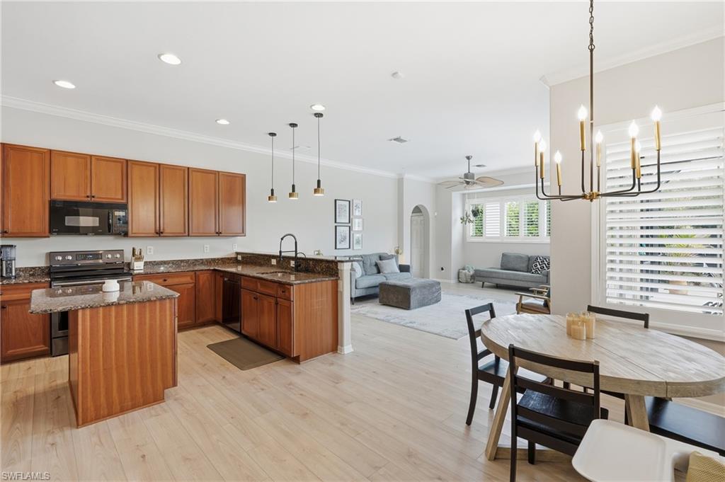 COLONIAL POINTE - Residential