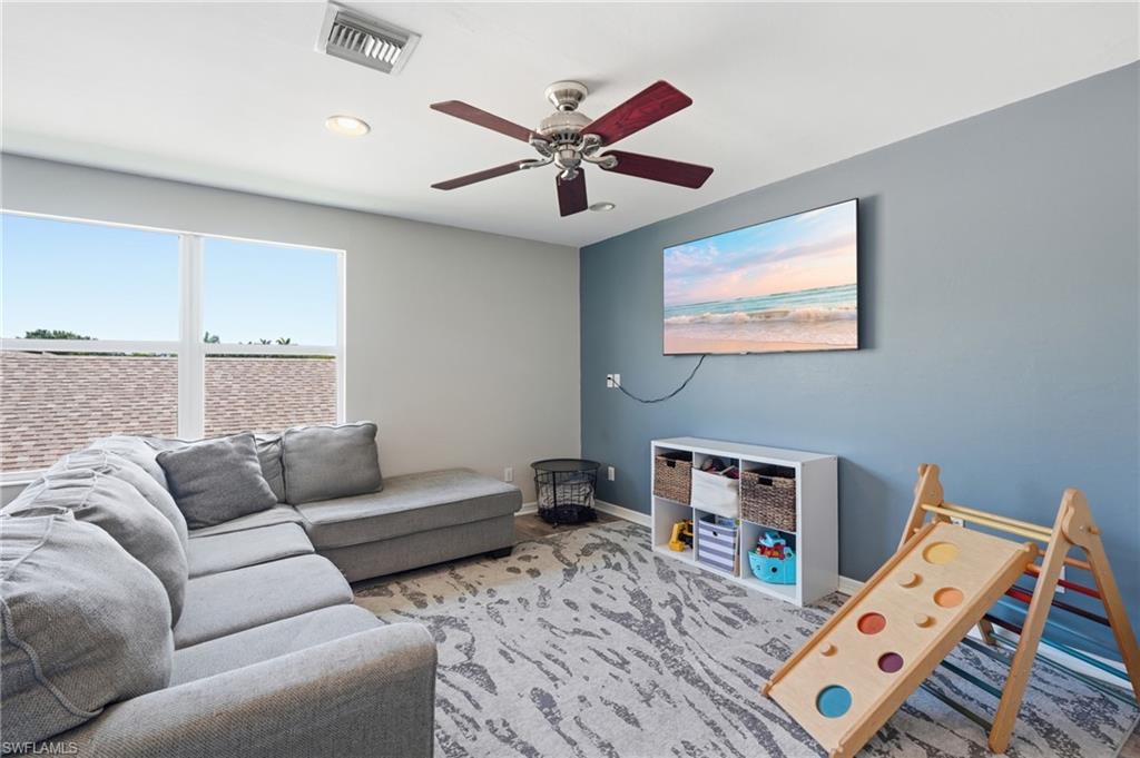 COLONIAL POINTE - Residential