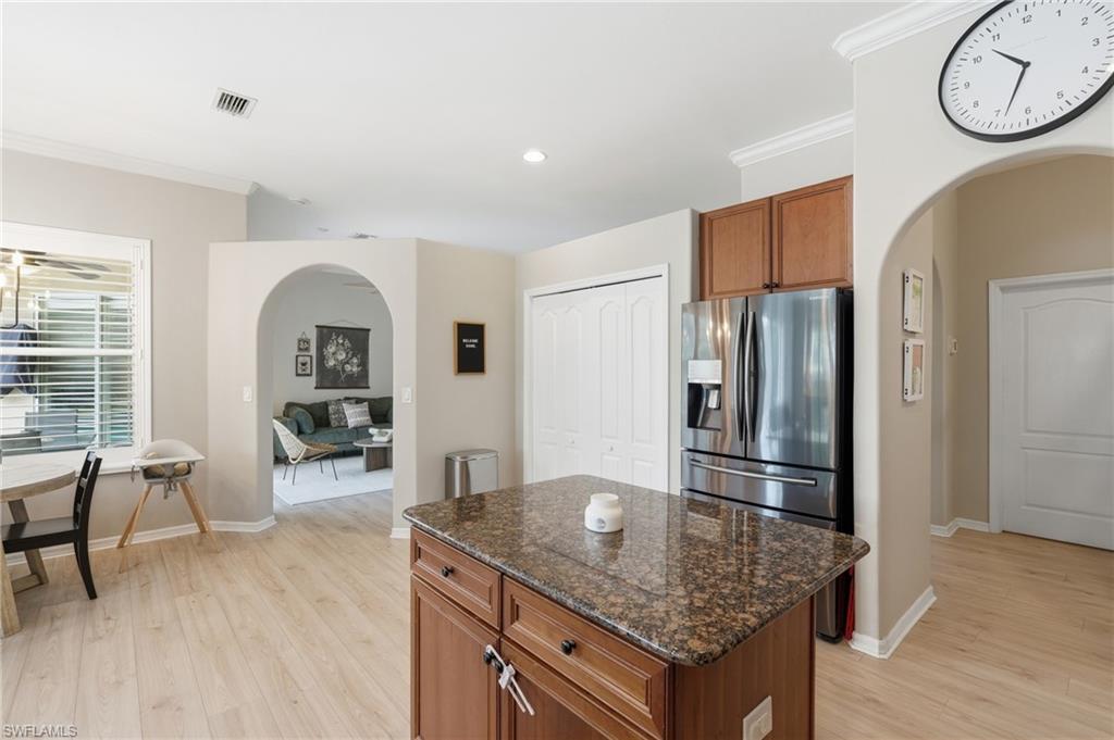 COLONIAL POINTE - Residential