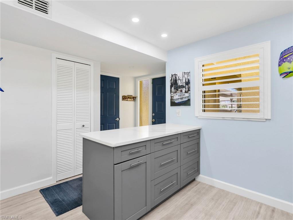 SOUTHERN BREEZE CONDO - Residential
