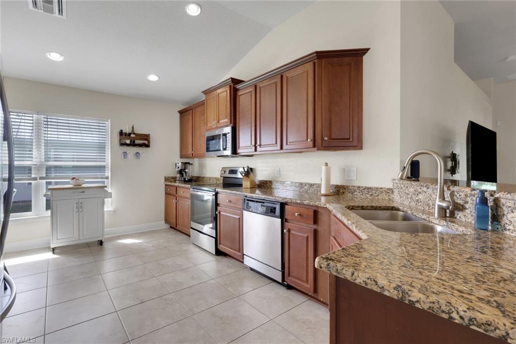 CREEKSIDE ESTATES - Residential