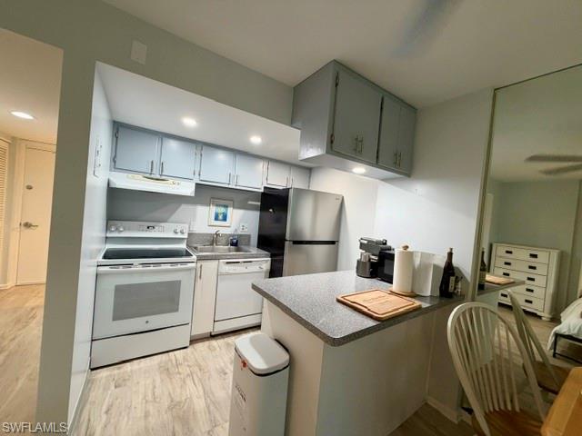 VANDERBILT TOWERS - Residential Lease
