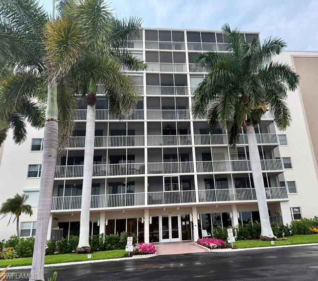 VANDERBILT TOWERS - Residential Lease