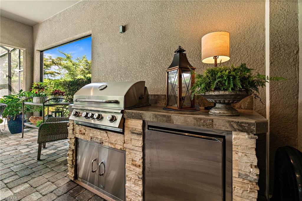 CORKSCREW SHORES - Residential