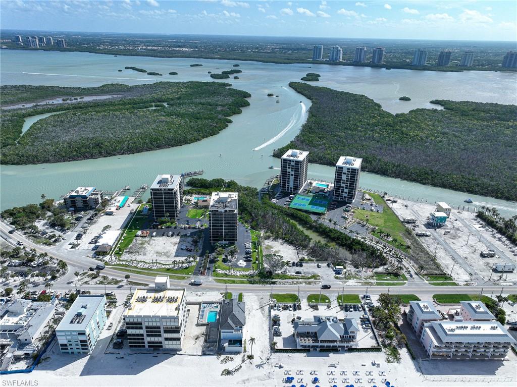 BONITA BEACH - Land