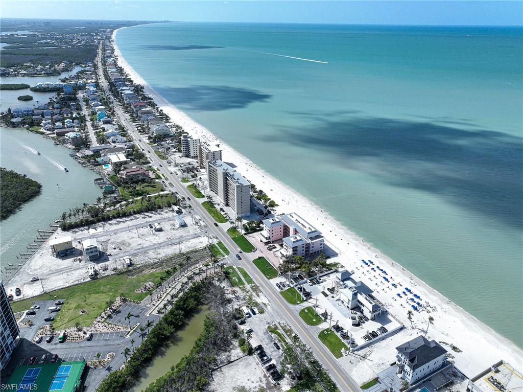 BONITA BEACH - Land