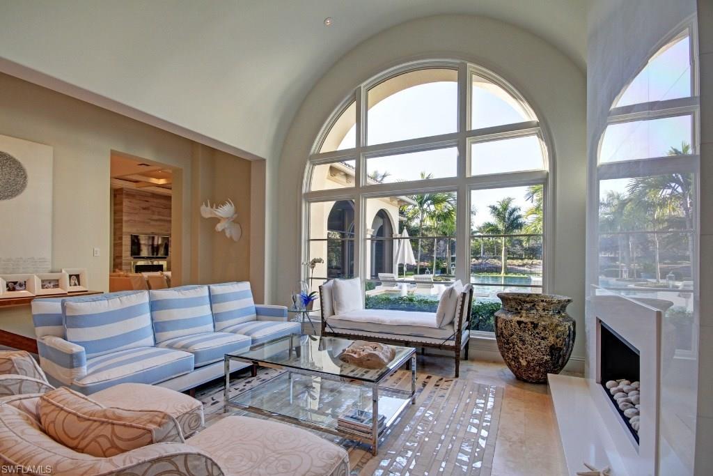 ESCADA AT TIBURON - Residential