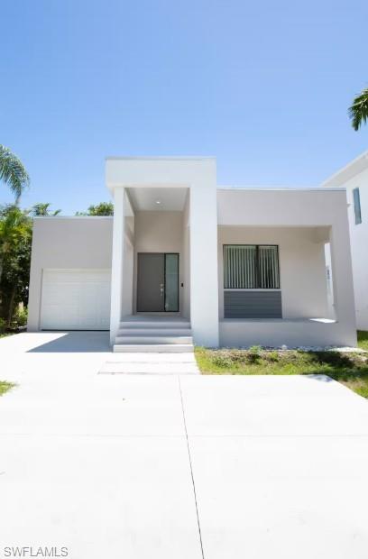 KELLY PLAZA - Residential