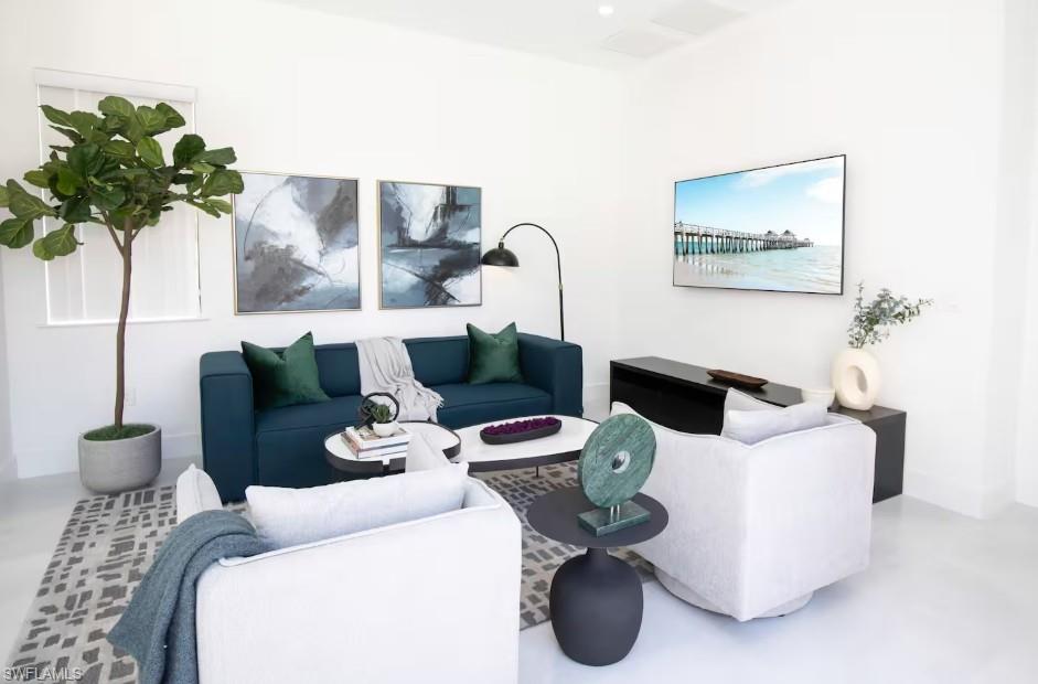 KELLY PLAZA - Residential