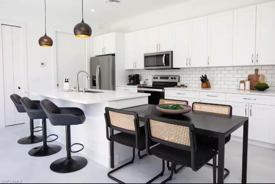 KELLY PLAZA - Residential
