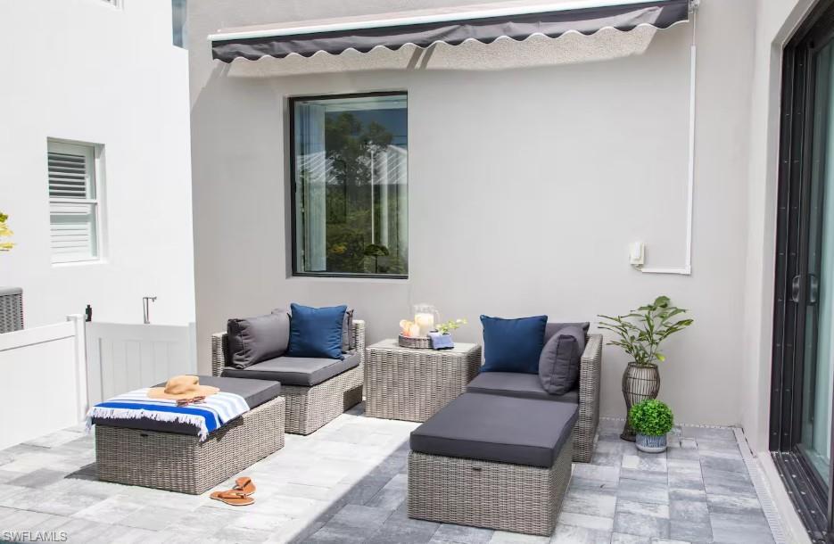 KELLY PLAZA - Residential