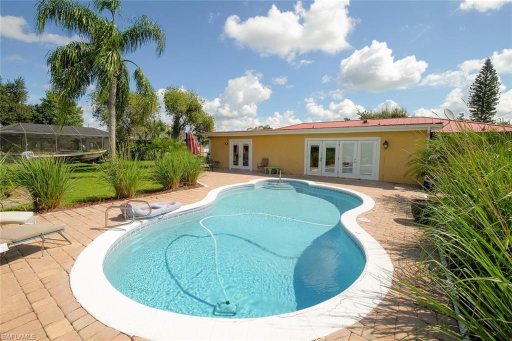 VILLA RIVER ESTATES - Residential