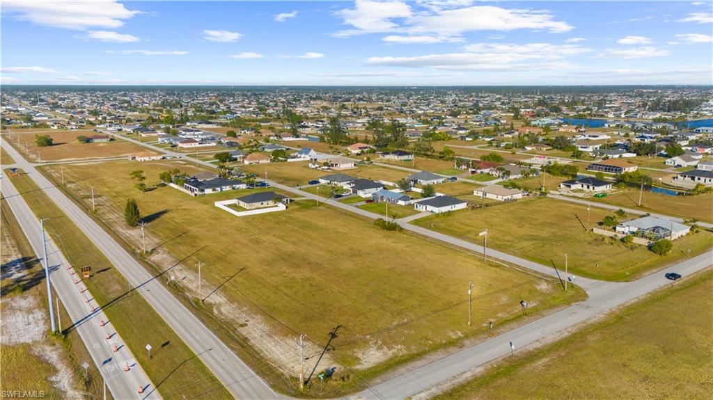 CAPE CORAL - Land