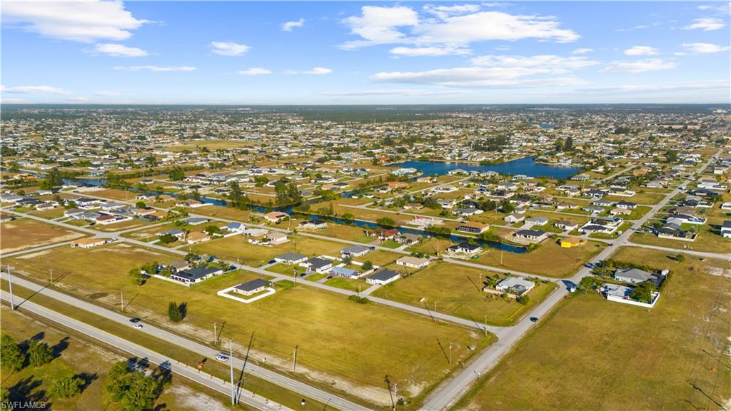 CAPE CORAL - Land