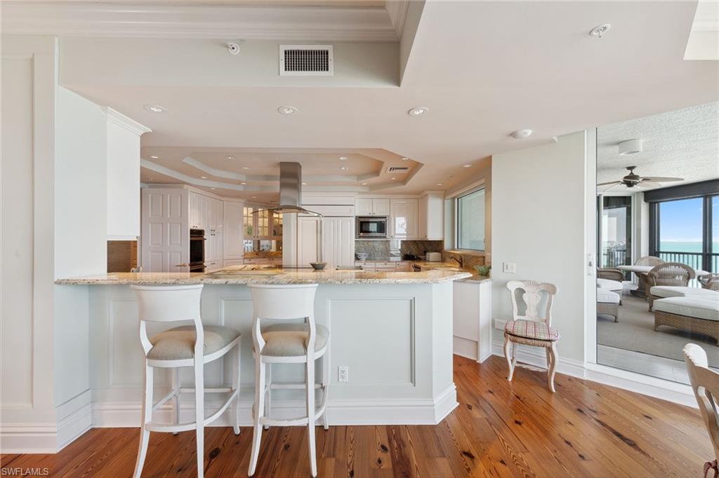 WINDSOR AT BAY COLONY - Residential