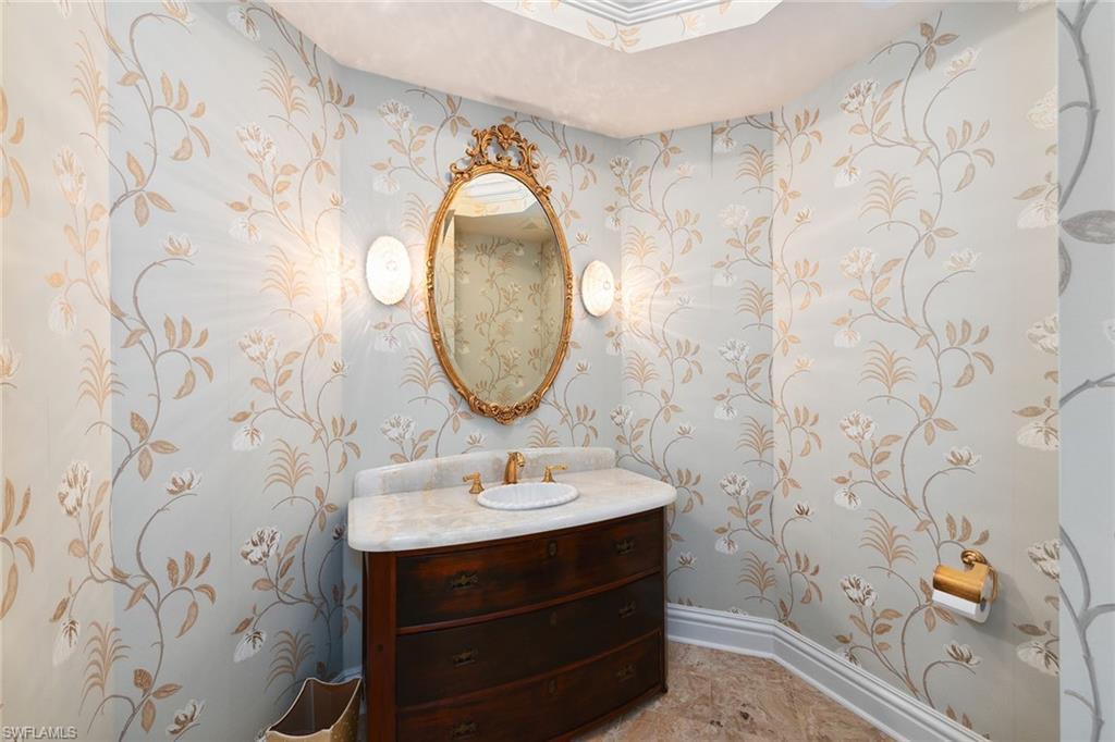 WINDSOR AT BAY COLONY - Residential