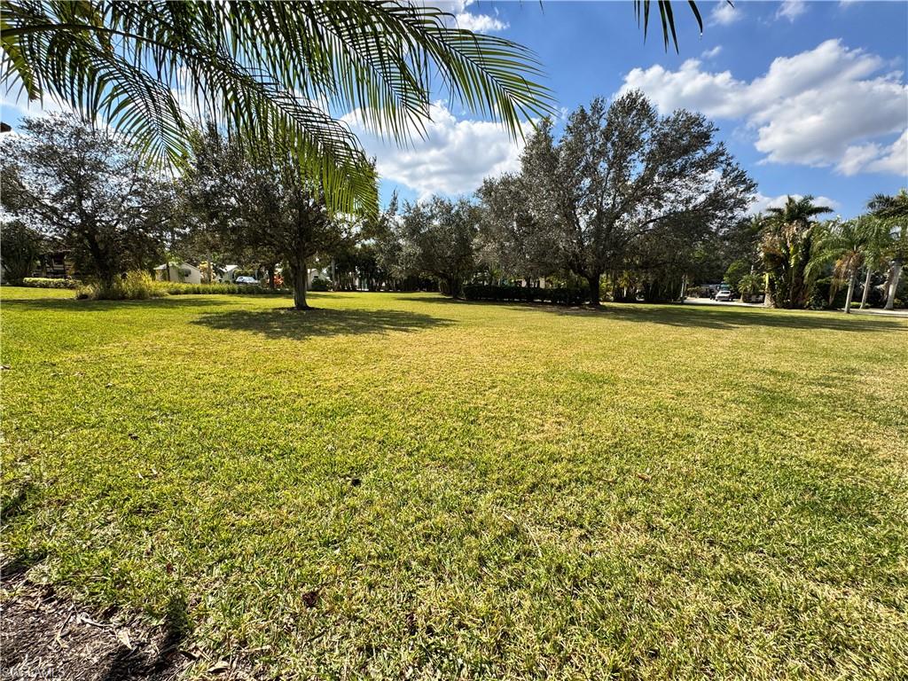 RIVERBEND MOTORCOACH RESORT - Land