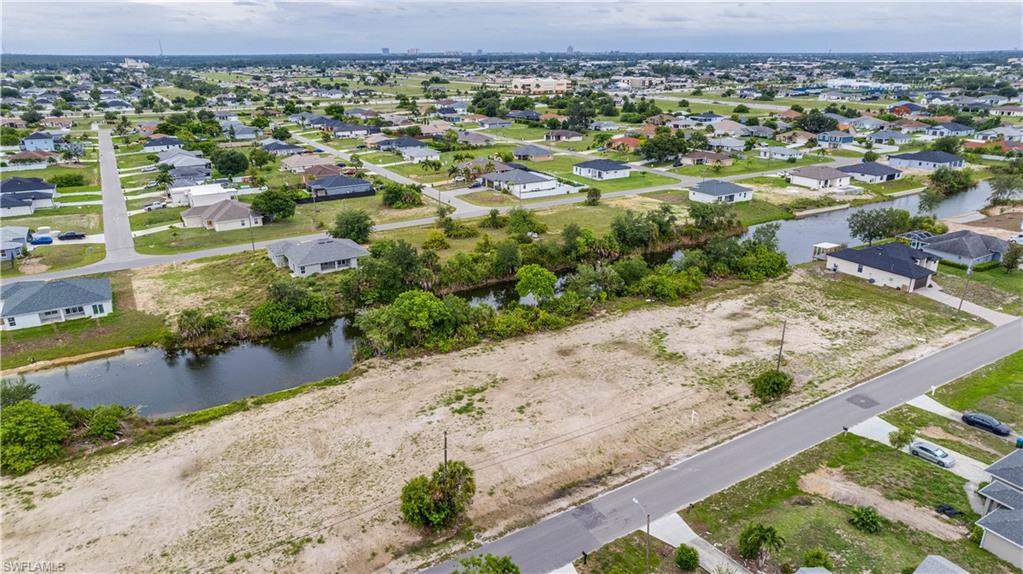 CAPE CORAL - Land