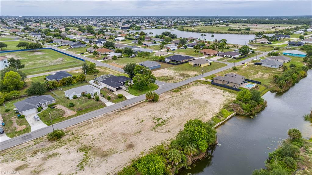 CAPE CORAL - Land