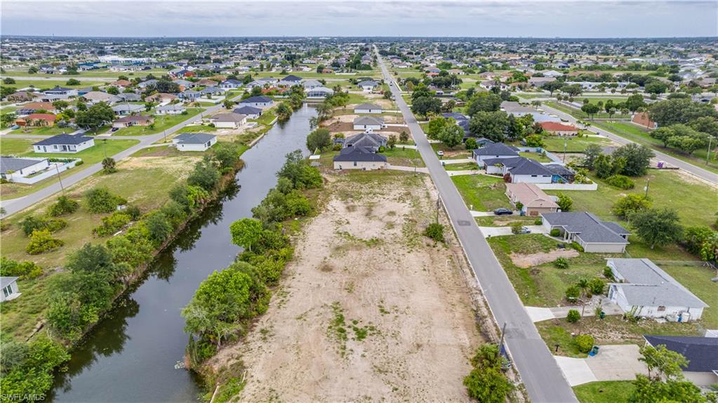 CAPE CORAL - Land