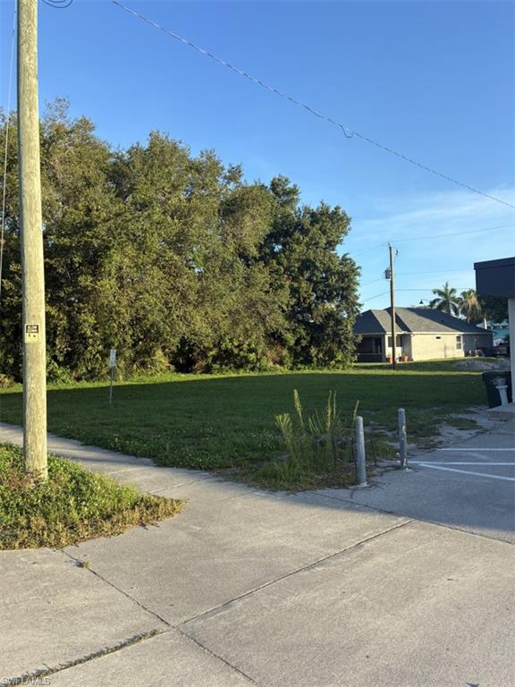Buildable double lot in the City of Ft. Myers.
Commercial-Multifamily zoning.
located within the City Ft. Myers Redevelopment zone.