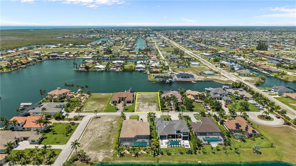 CAPE CORAL - Land