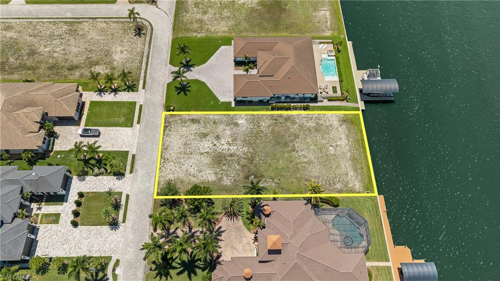CAPE CORAL - Land