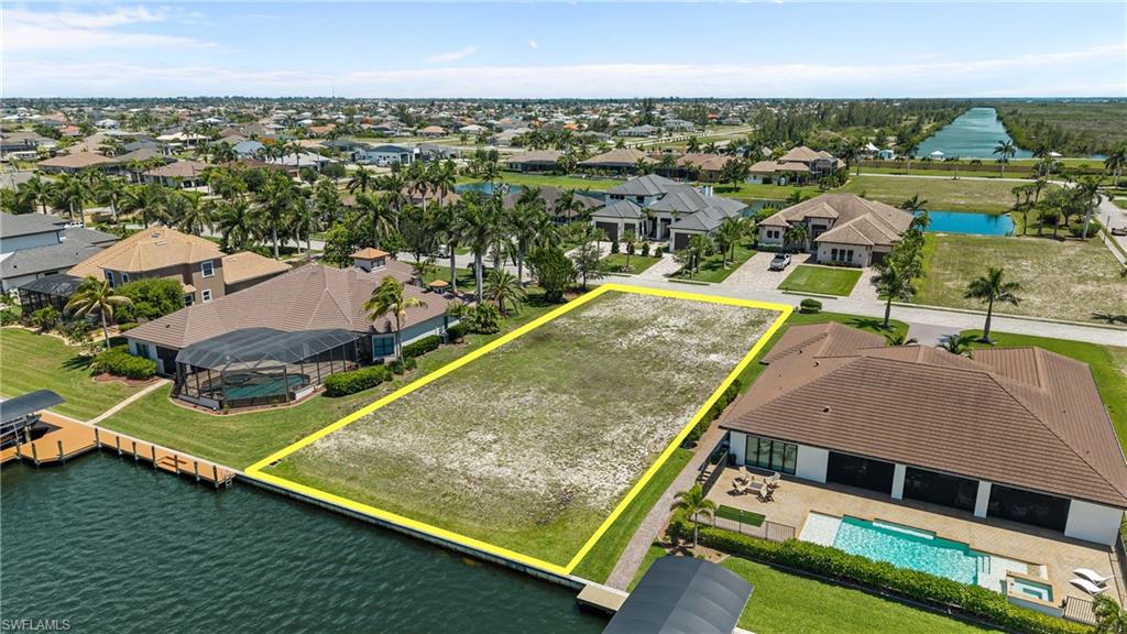 CAPE CORAL - Land