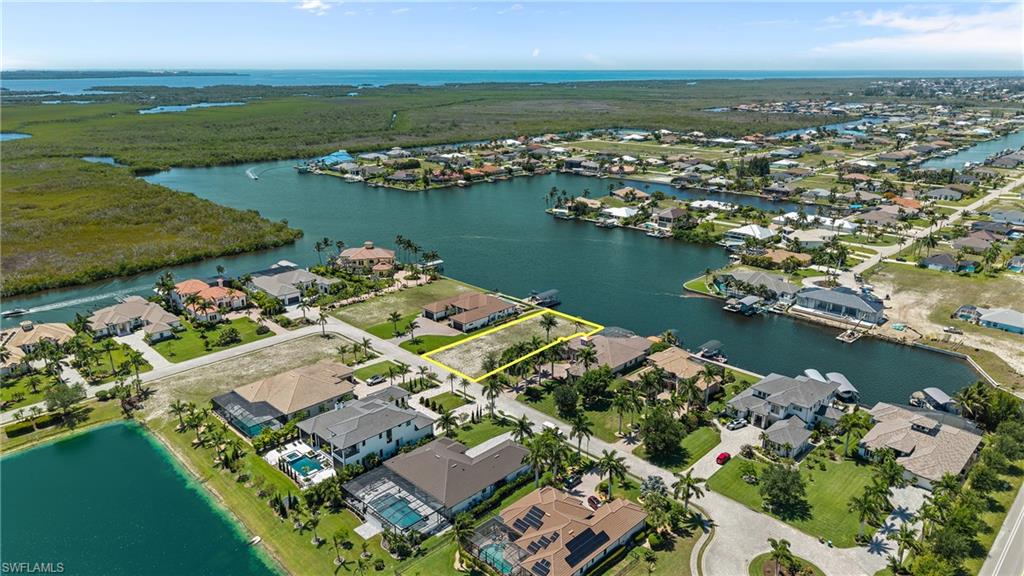 CAPE CORAL - Land