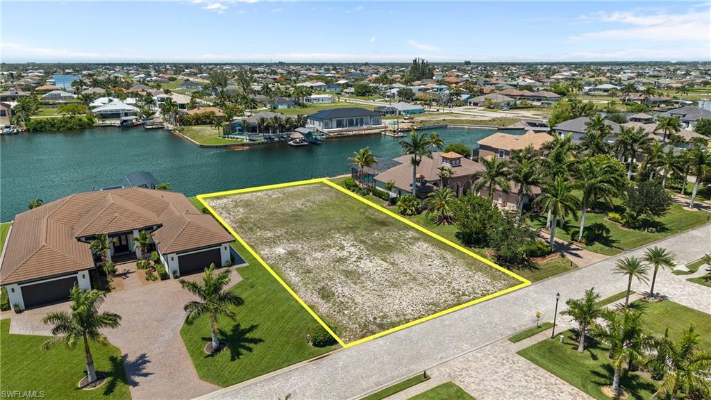 CAPE CORAL - Land