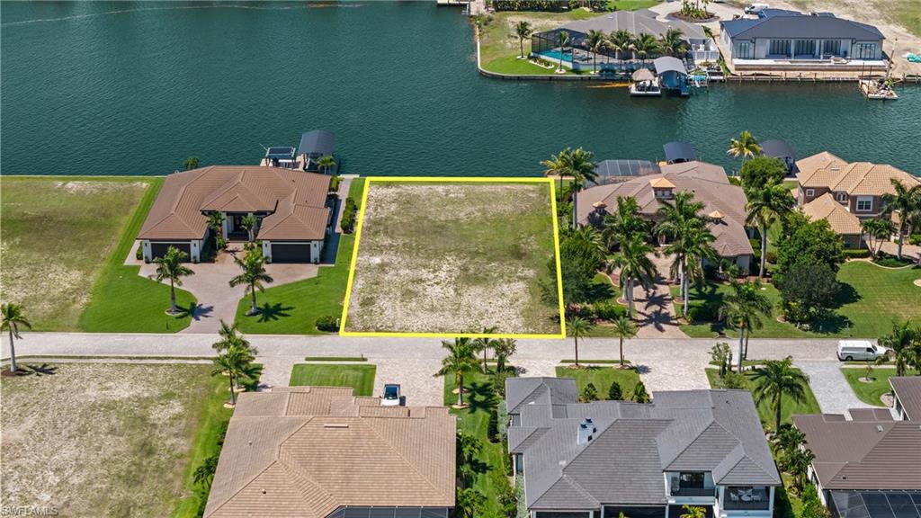 CAPE CORAL - Land