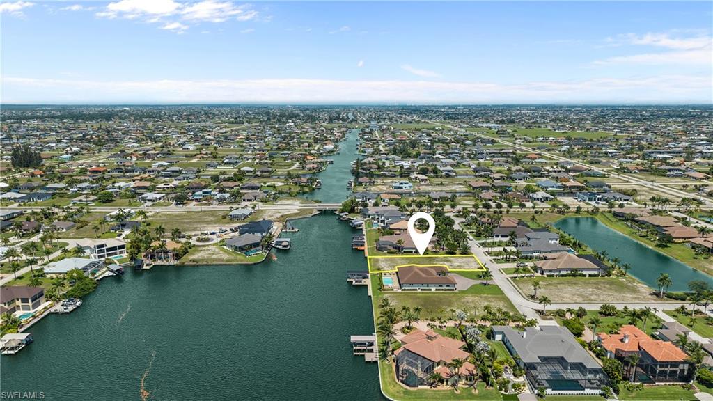 CAPE CORAL - Land