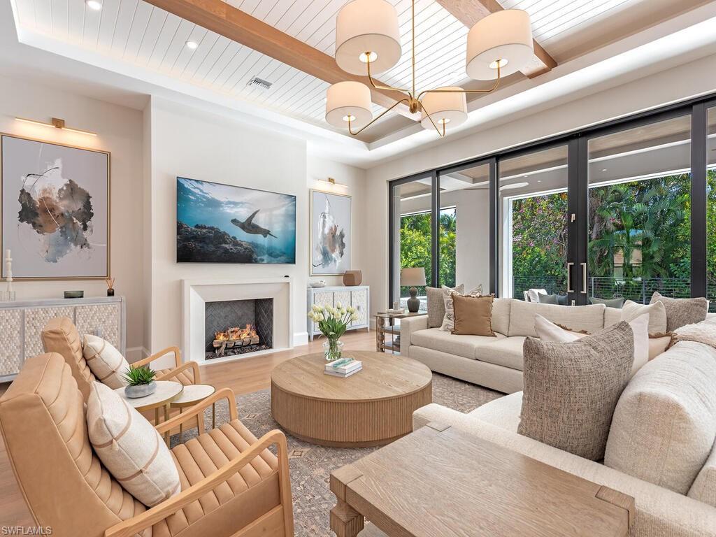 PARK SHORE - Residential