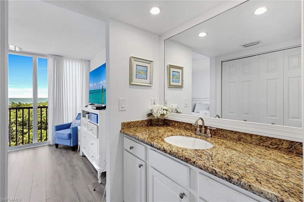 VANDERBILT TOWERS - Residential Lease