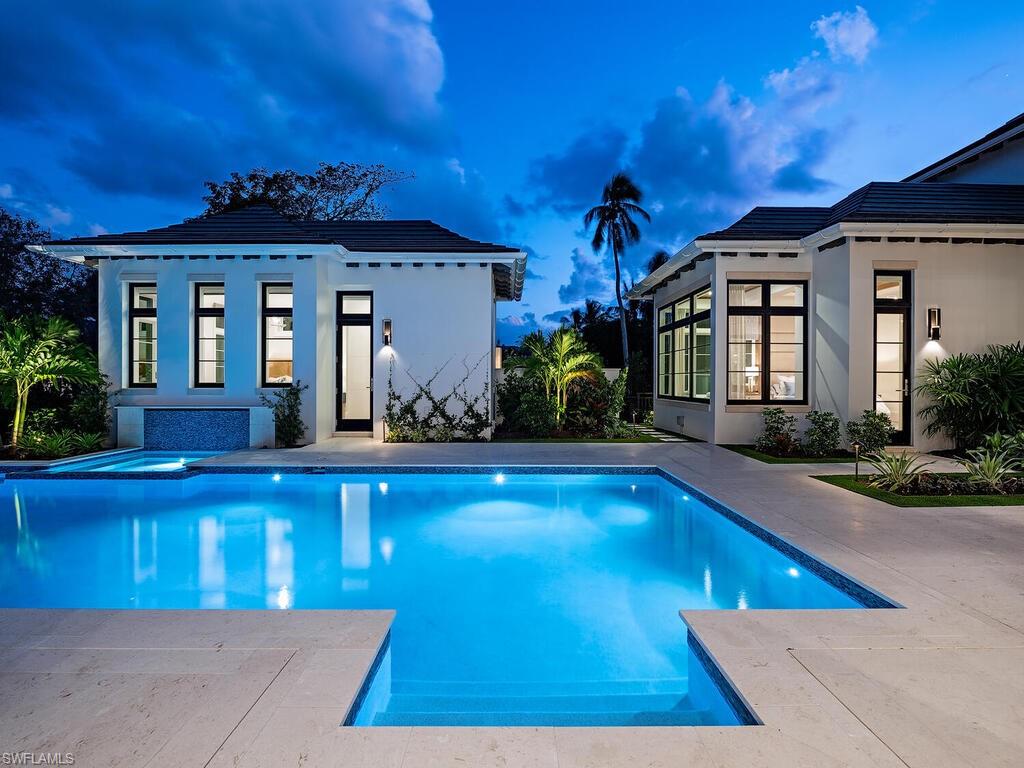 AQUALANE SHORES - Residential