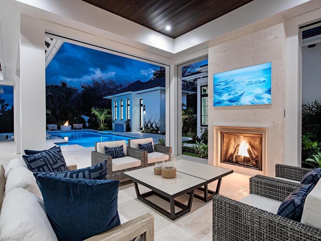 AQUALANE SHORES - Residential
