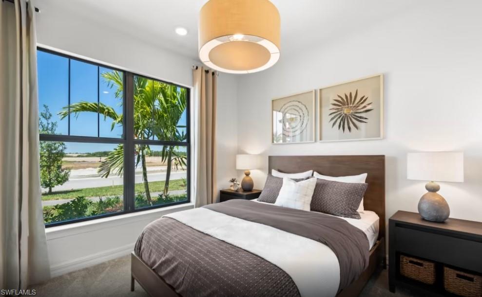 HAMPTON LAKES - Residential