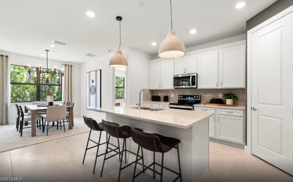HAMPTON LAKES - Residential